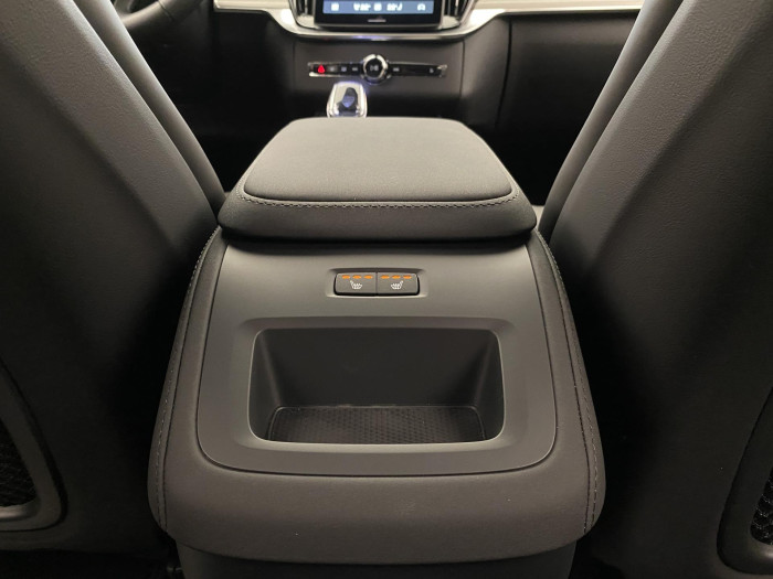 Volvo XC90 B5 AWD BLACK EDITION PLUS 7m