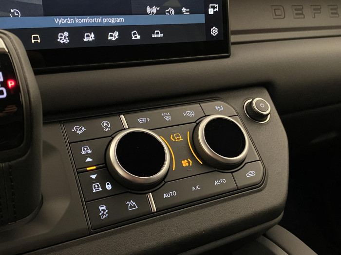 Land Rover Defender 110 D300 X-DYNAMIC SE AWD AUT 3.0 d Dynamic SE