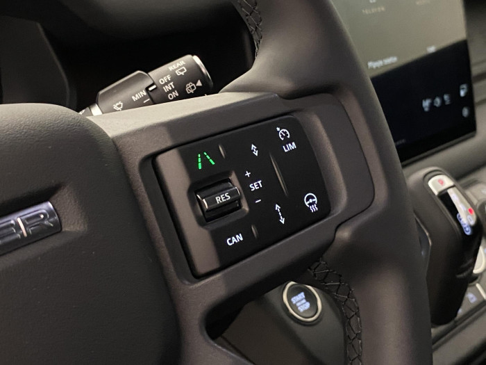 Land Rover Defender 110 D300 X-DYNAMIC SE AWD AUT 3.0 d Dynamic SE