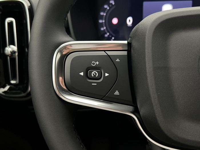 Volvo XC40 B3 AUT DARK PLUS