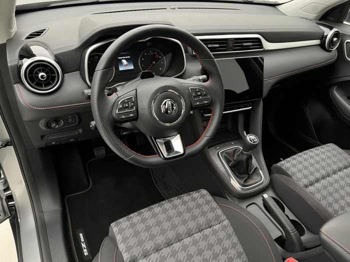 MG ZS 1.5 ESSENTIAL PLUS CZ 1.maj.