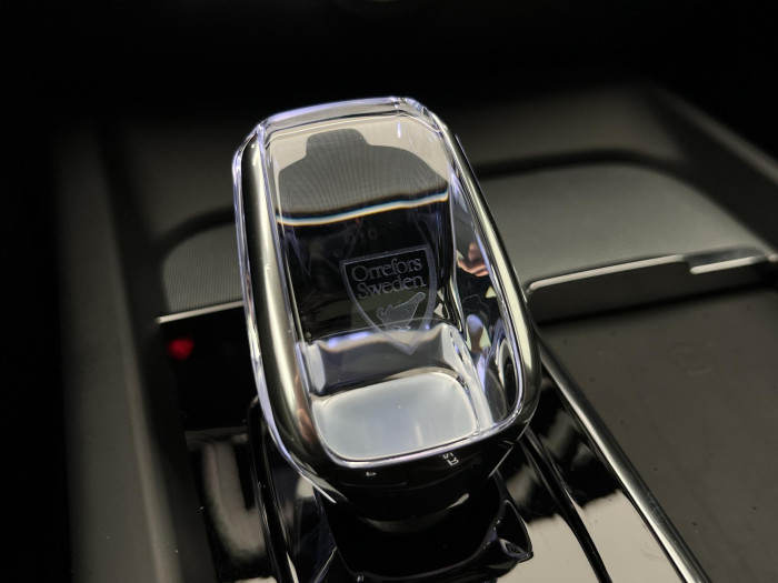 Volvo V60 B4 PLUS DARK AUT 1.maj.