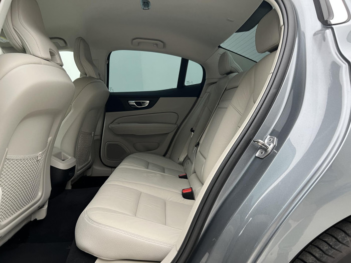 Volvo S60 B3 INSCRIPTION AUT CZ