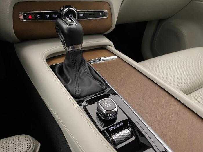 Volvo XC90 D5 AWD INSCRIPTION REZERVACE 2.0 d
