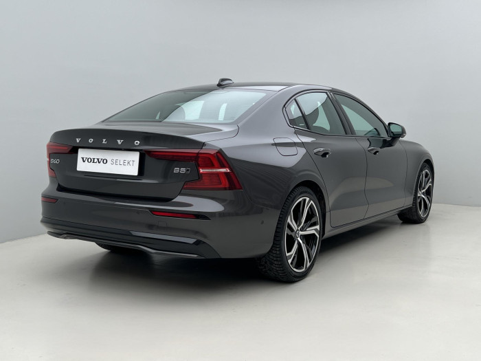 Volvo S60 B5 AWD ULTIMATE DARK AUT 1.maj