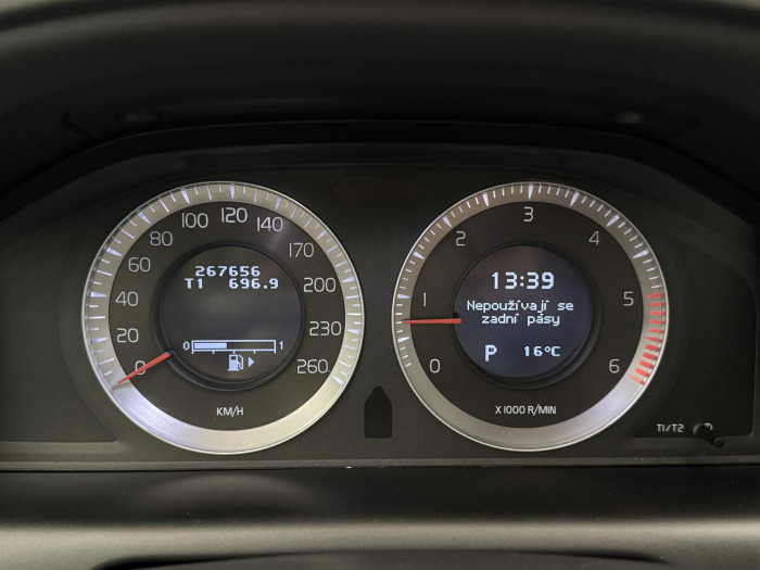 Volvo XC60 SUMMUM AUT CZ 1.maj 2.4 Summum