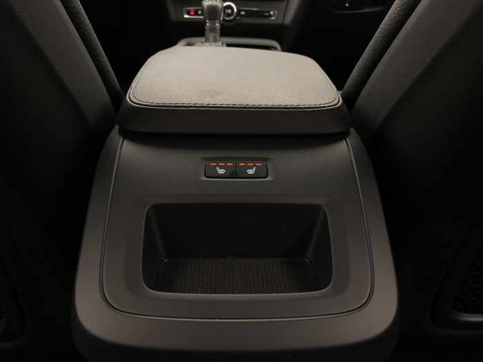 Volvo V90 D4 MOMENTUM AUT REZERVACE 2.0 d Momentum