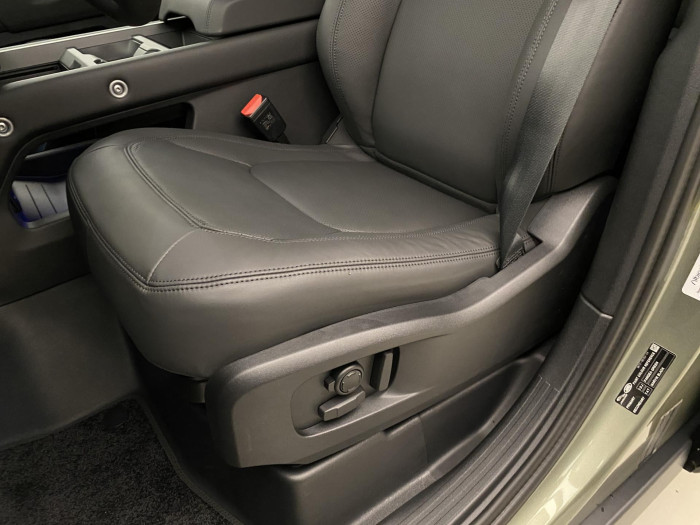 Land Rover Defender 110 D300 X-DYNAMIC HSE AWD AUT 3.0 d Dynamic