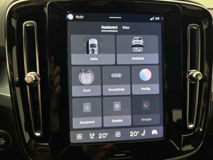 Volvo XC40 B3 DARK PLUS AUT