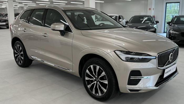 Volvo XC60 B4 AWD PLUS BRIGHT AUT CZ 2.0 Plus