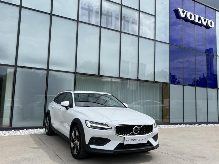 Volvo V60 CROSS COUNTRY B4 AWD Aut 1.maj