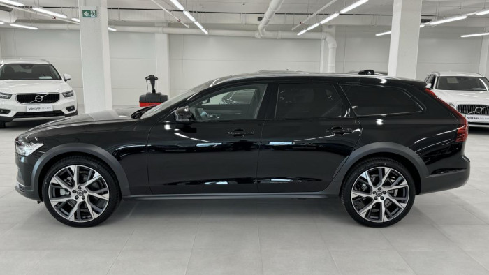 Volvo V90 CROSS COUNTRY B5 REZERVACE