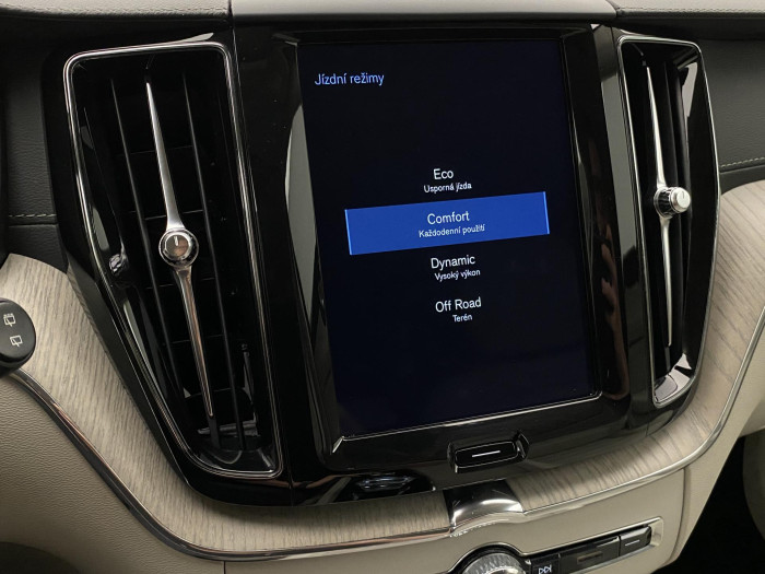 Volvo XC60 B5 AWD INSCRIPTION AUT