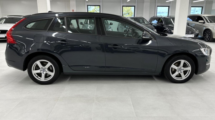 Volvo V60 D2 KINETIC NAVIGACE REZERVACE 2.0 d