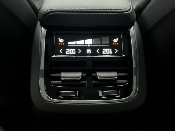 Volvo XC60 B5 AWD BLACK EDITION AUT 1.maj 2.0 Edition