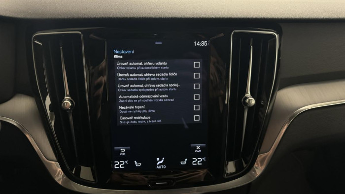 Volvo V60 B4 MOMENTUM AUT REZERVACE 2.0 Momentum