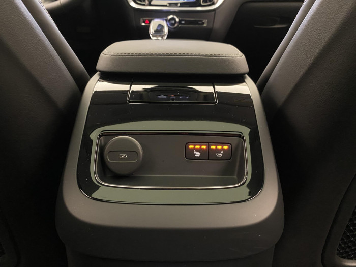 Volvo V60 T8 AWD PLUG-IN BRIGHT ULTRA CZ