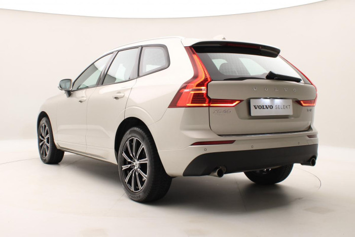 Volvo XC60 T5 AWD MOMENTUM AUT REZERVACE 2.0 Momentum