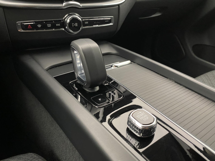 Volvo XC60 B4 AWD CORE AUT CZ