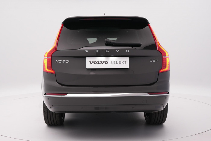 Volvo XC90 B5 AWD ULTIMATE REZERVACE