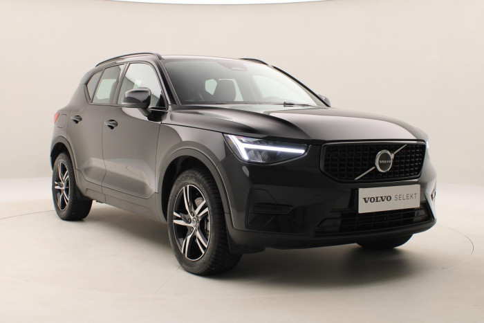 Volvo XC40 B3 DARK PLUS AUT CZ REZERVACE