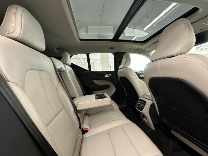 Volvo XC40 D3 INSCRIPTION REZERVACE 2.0 d
