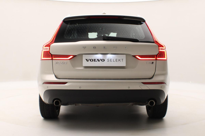 Volvo XC60 T5 AWD MOMENTUM AUT REZERVACE 2.0 Momentum