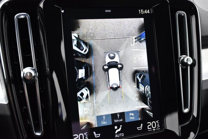 Volvo XC40 B4 MOMENTUM ADVANCED REZERVACE 2.0 Momentum