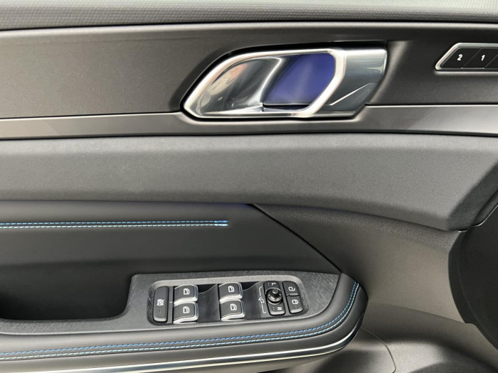 Lynk & Co 01 PHEV DCT 1.maj.