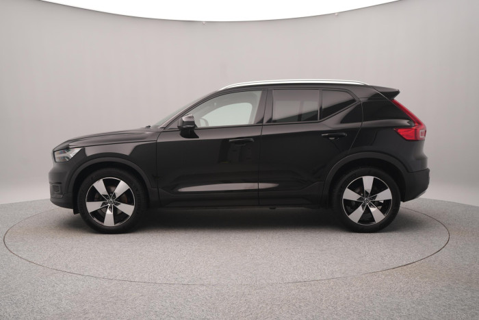 Volvo XC40 B4 MOMENTUM PRO CZ 1.maj 2.0 Momentum