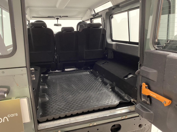 Land Rover Defender 110 STW AWD CZ REZERVACE