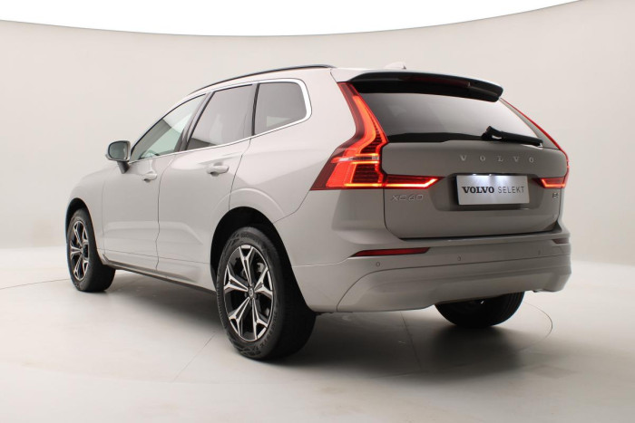 Volvo XC60 B4 MOMENTUM PRO REZERVACE 2.0 Momentum