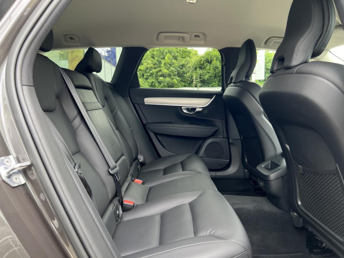 Volvo V90 D4 MOMENTUM PRO Aut 1.maj. 2.0 d Momentum