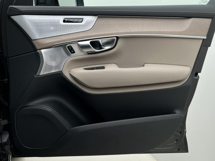 Volvo XC90 T8 AWD RECHARGE DARK ULTRA AUT
