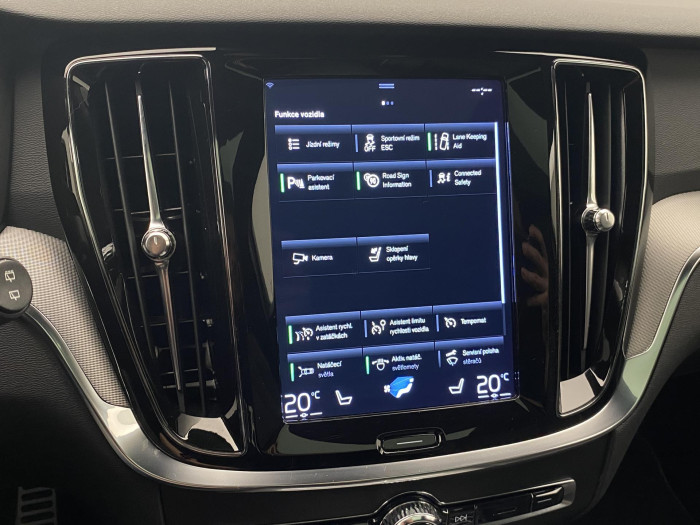 Volvo V60 B4 R-DESIGN AUT