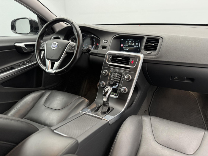 Volvo V60 CC D4 AWD SUMMUM AUT 2.4 d CC CC Summum