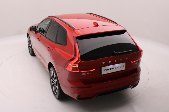 Volvo XC60 B5 AWD DARK PLUS REZERVACE