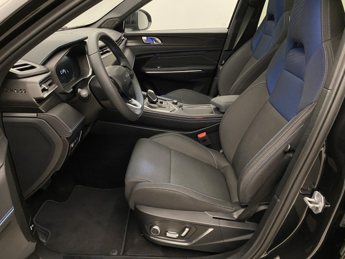 Lynk & Co 01 PHEV DCT AUT 1.maj