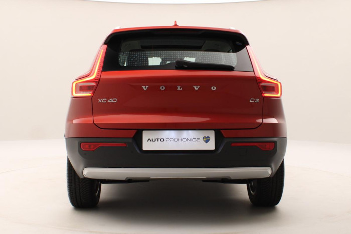 Volvo XC40 D3 MOMENTUM AUT REZERVACE 2.0 d Momentum