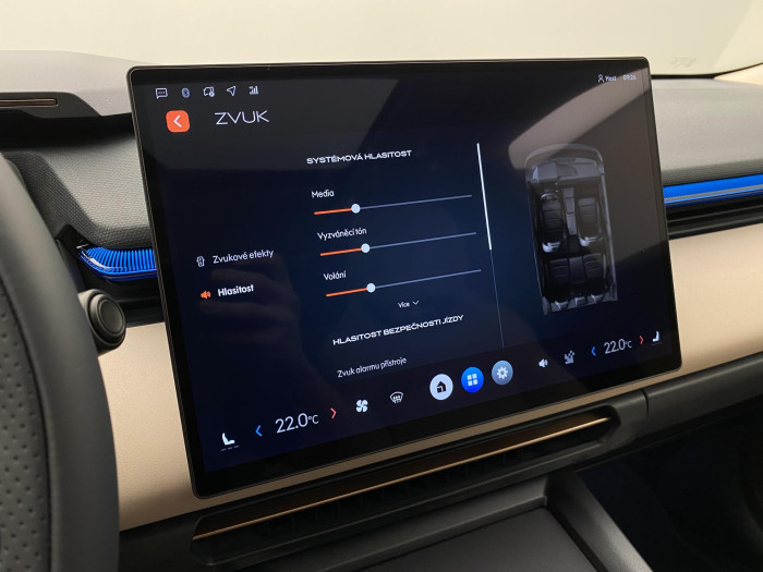 Lynk & Co 08 MORE PHEV