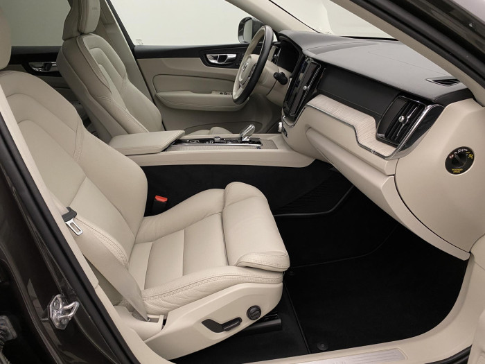 Volvo XC60 B5 AWD INSCRIPTION AUT