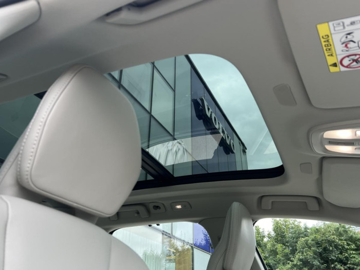 Volvo V90 CROSS COUNTRY B5 AWD REZERVACE
