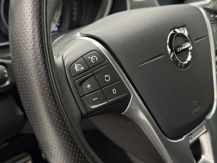 Volvo V40 T3 R-DESIGN AUT