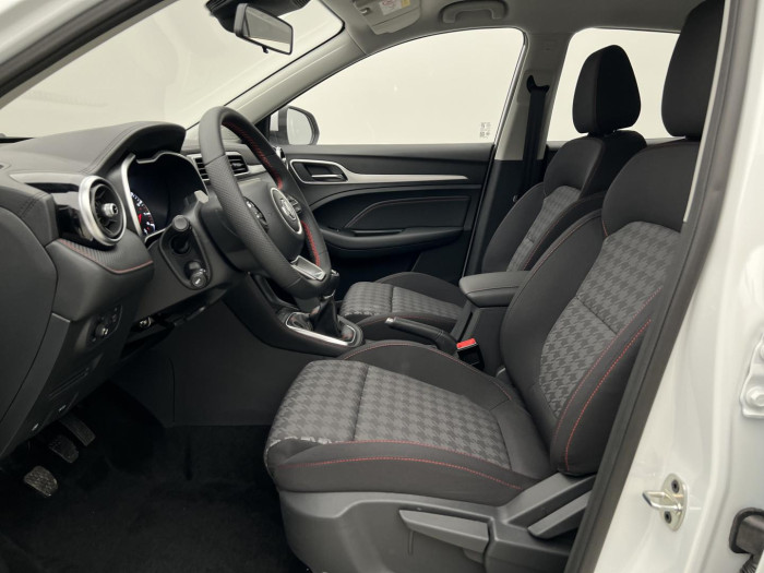 MG ZS ESSENTIAL PLUS 1.5. AKCE-20TIS