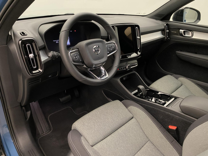 Volvo XC40 B5 AWD PLUS AUT CZ 1.maj