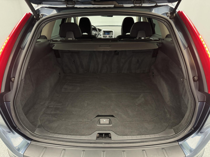 Volvo XC60 D5 AWD MOMENTUM AUT CZ 2.4 d Momentum