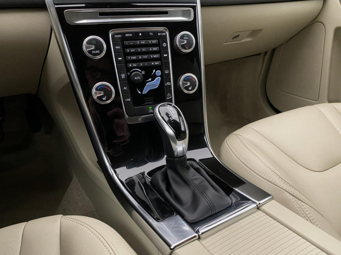 Volvo XC60 D4 AWD DYNAMIC REZERVACE 2.4 d Dynamic