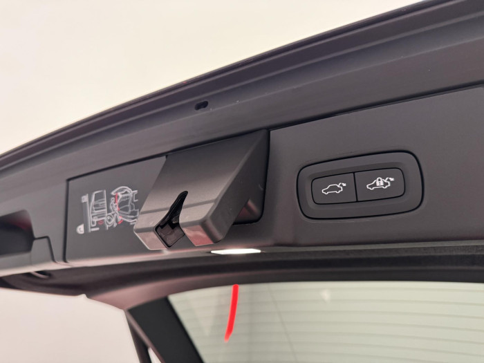 Volvo V90 CC B4 AWD PLUS REZERVACE