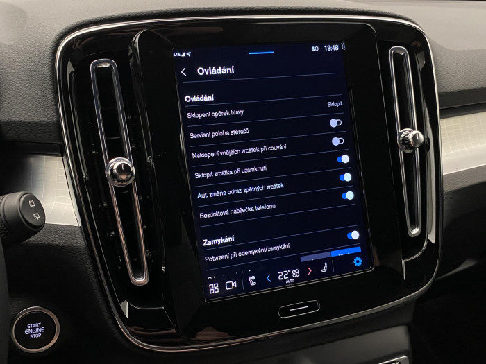 Volvo XC40 B3 DARK PLUS AUT CZ