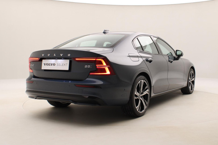 Volvo S60 B5 AWD ULTIMATE DARK REZERVACE